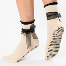 Load image into Gallery viewer, Bow Crew