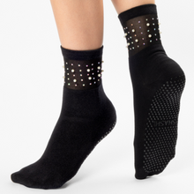 Charger l'image dans la galerie, Pearls Sheer Crew