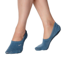 Charger l'image dans la galerie, grip socks in smoke blue color