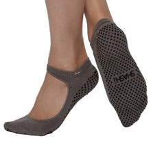 Lade das Bild in den Galerie-Viewer, grey socks with grips and a large opening on the upper part of the foot