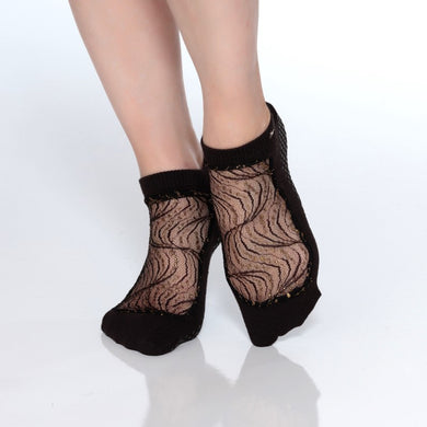 Buy SHASHIClassic Black Split Toe Socks – Pilates Socks With Grips –  Workout Socks Women w/Storage Pouch – Pilates Grip Socks Online at  desertcartSeychelles