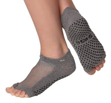 Lade das Bild in den Galerie-Viewer, grey open toe grip socks for pilates yoga reformer and barre workout 
