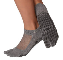 Charger l&#39;image dans la galerie, grip socks in charcoal color with mesh on the top and split toes
