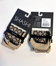 Lade das Bild in den Galerie-Viewer, two pairs of grip socks in packaging Shashi
